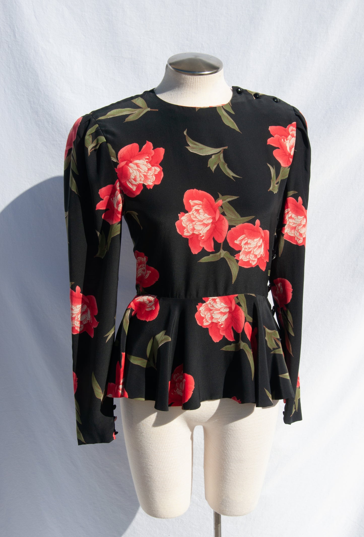 CALVIN KLEIN 80S ROSE PRINT SILK PEPLUM TOP