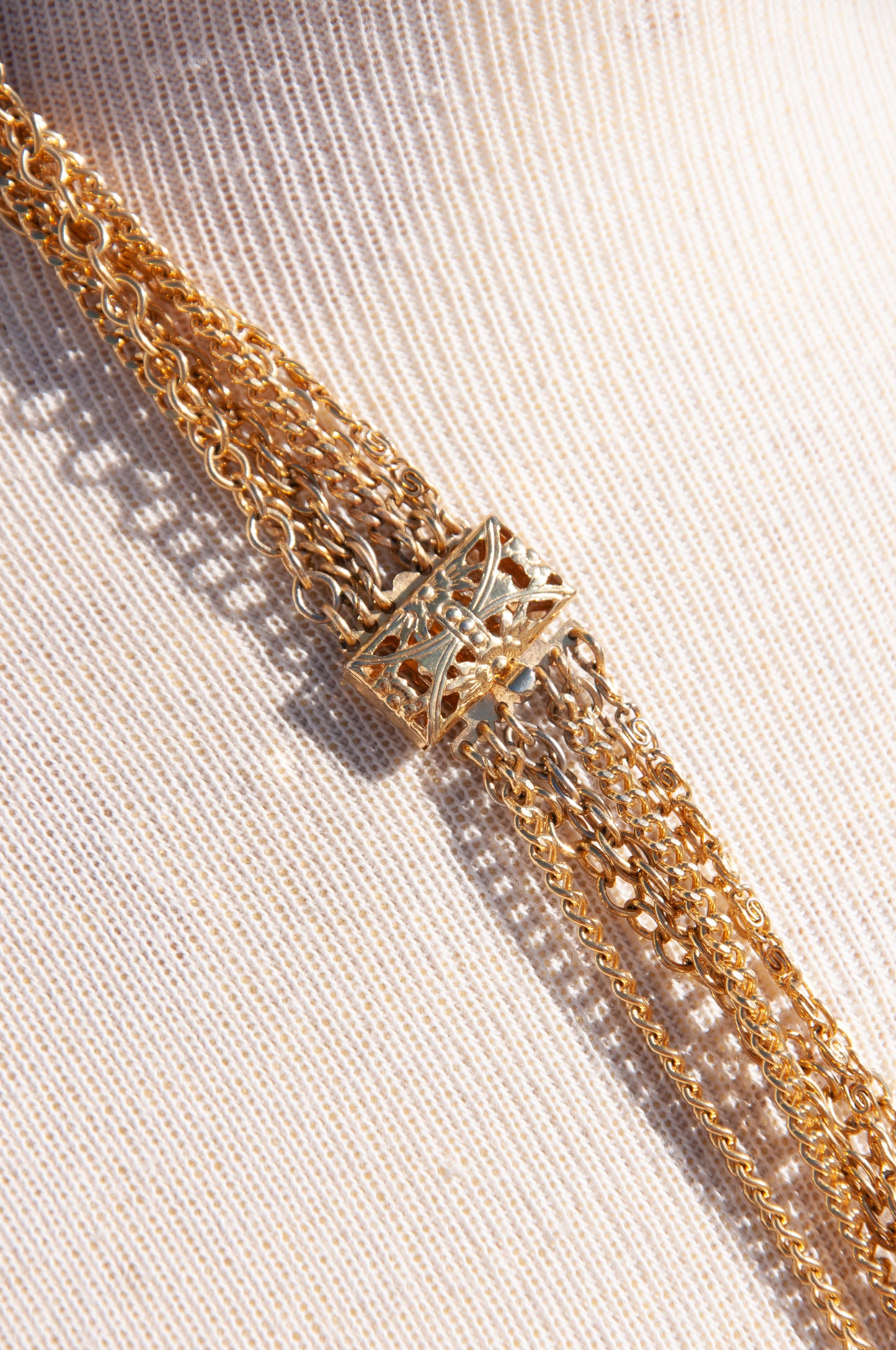 VINTAGE GOLD TONE MULTI-STRAND NECKLACE
