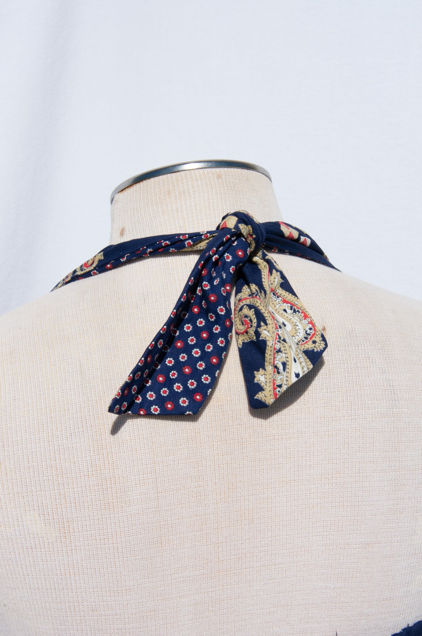 NEIMAN MARCUS 1970S NAVY PAISLEY HALTER NECK DRESS