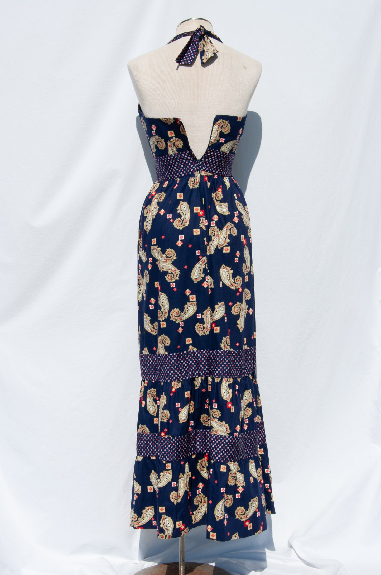 NEIMAN MARCUS 1970S NAVY PAISLEY HALTER NECK DRESS