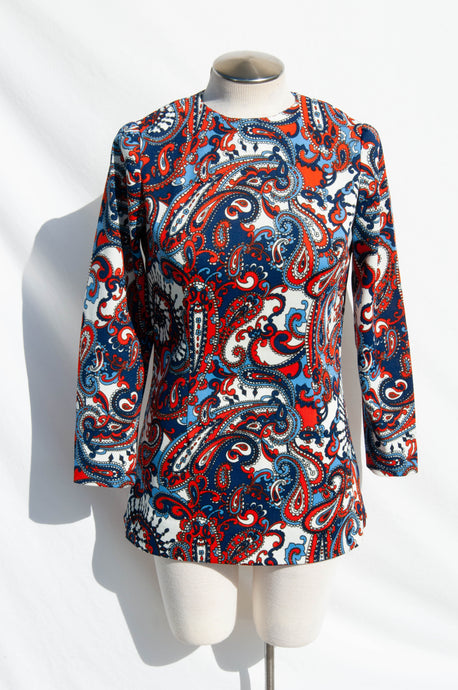 1970S RED WHITE AND BLUE PAISLEY TUNIC TOP