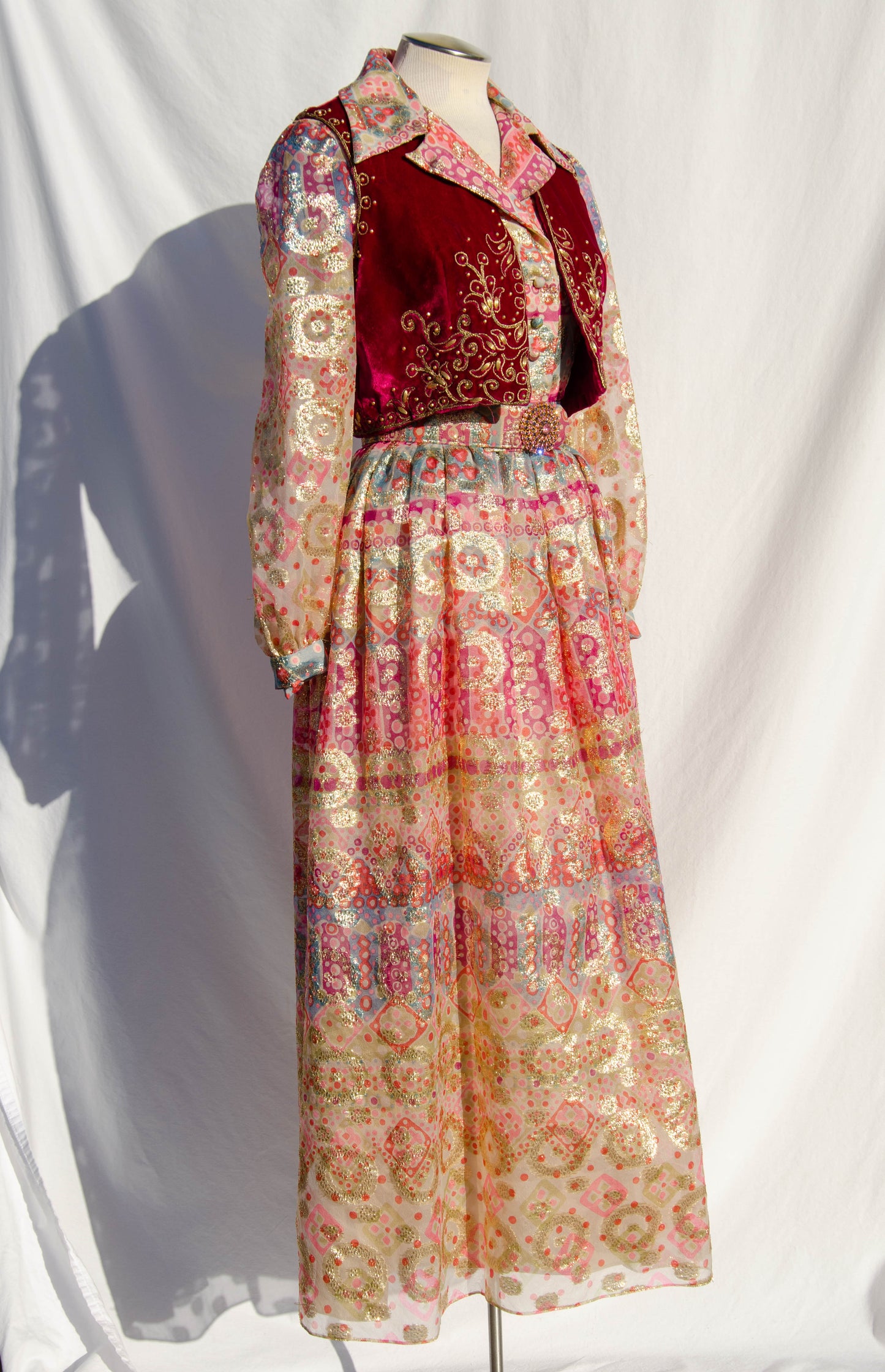 OSCAR DE LA RENTA VINTAGE CA. 1969 MULTICOLOR GOLD METALLIC GOWN
