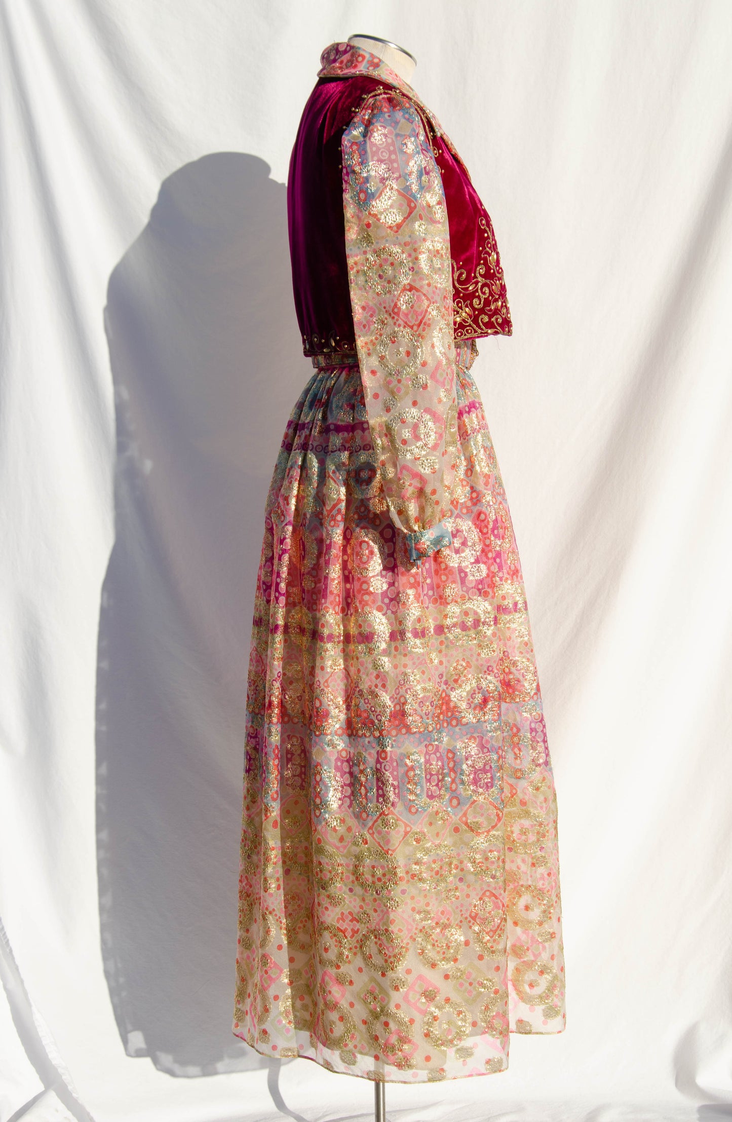 OSCAR DE LA RENTA VINTAGE CA. 1969 MULTICOLOR GOLD METALLIC GOWN
