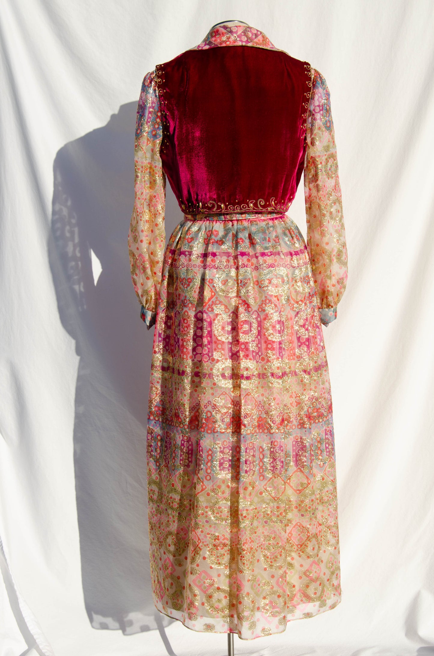 OSCAR DE LA RENTA VINTAGE CA. 1969 MULTICOLOR GOLD METALLIC GOWN