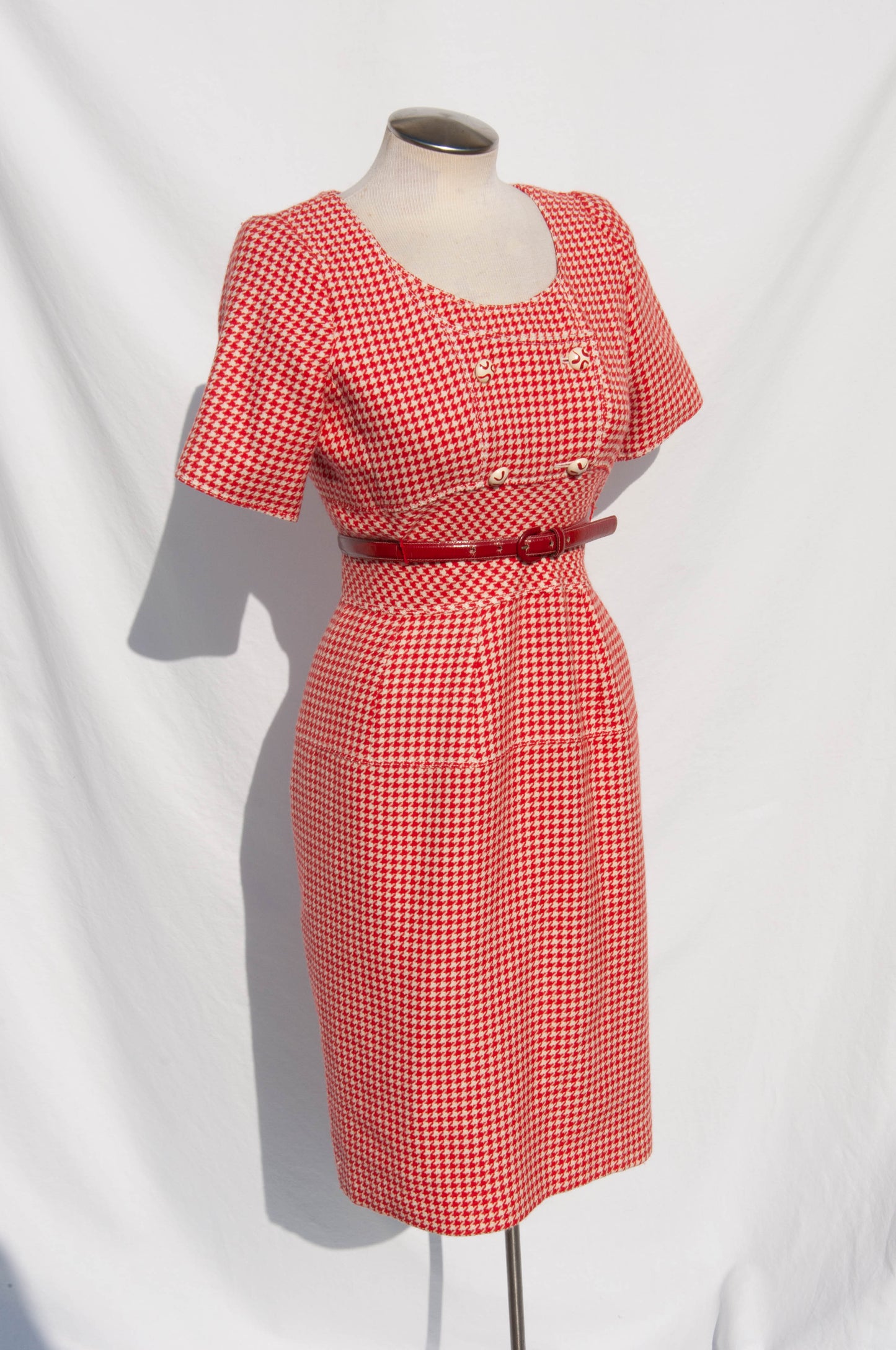 EMANUEL UNGARO SPRING 1996 RED AND WHITE HOUNDSTOOTH WOOL DRESS