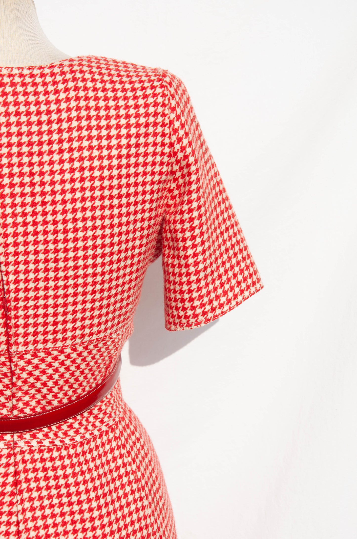 EMANUEL UNGARO SPRING 1996 RED AND WHITE HOUNDSTOOTH WOOL DRESS