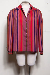 SHIP N SHORE 80S RED AND PURPLE STRIPED BLOUSE W MULTI BUTTON COLLAR