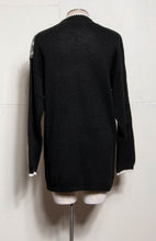 VINTAGE 1990S FLORAL ON BLACK BACKGROUND KNIT TUNIC SWEATER
