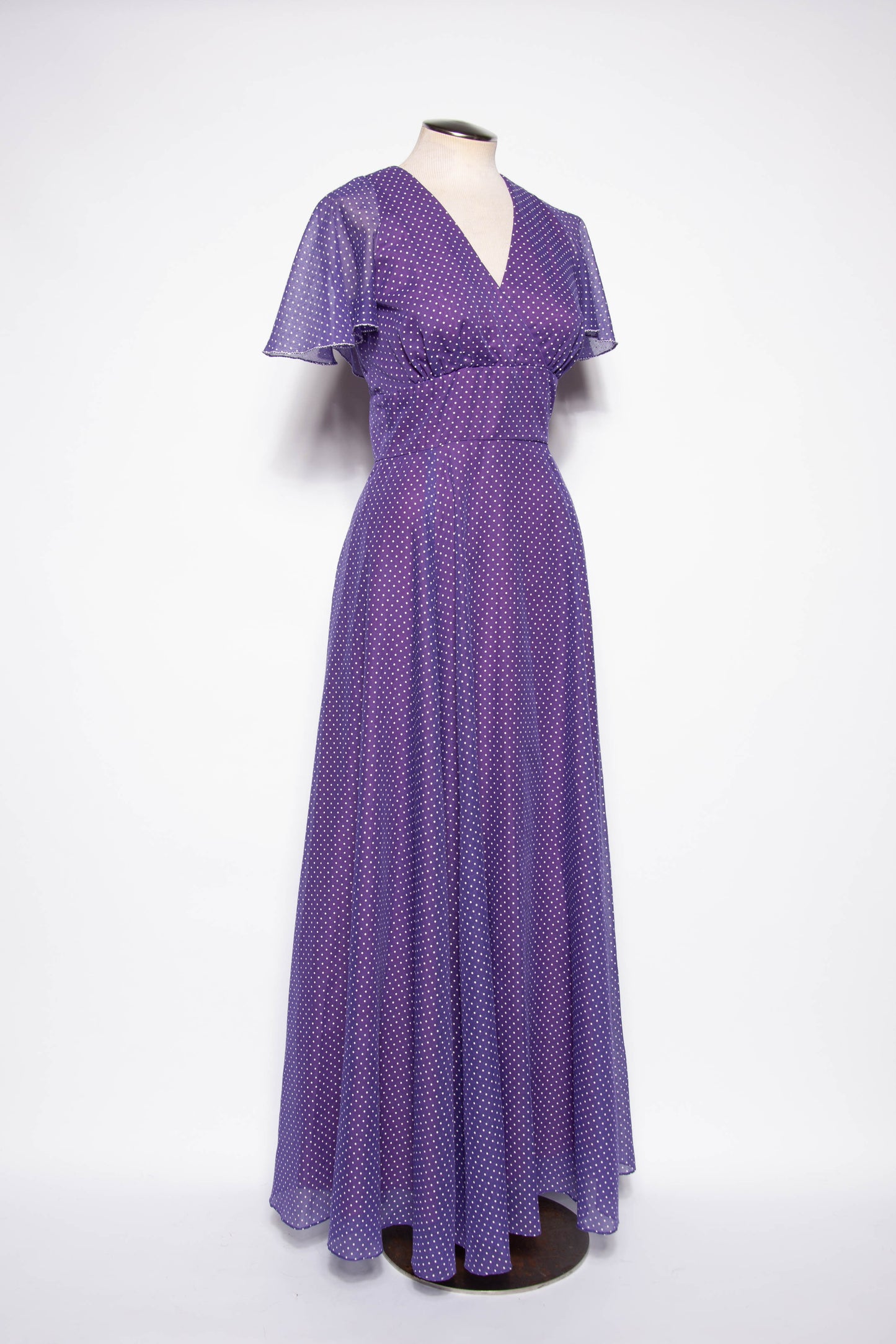 COCO CALIFORNIA 1970S VINTAGE PURPLE AND WHITE POLKA DOT MAXI GOWN