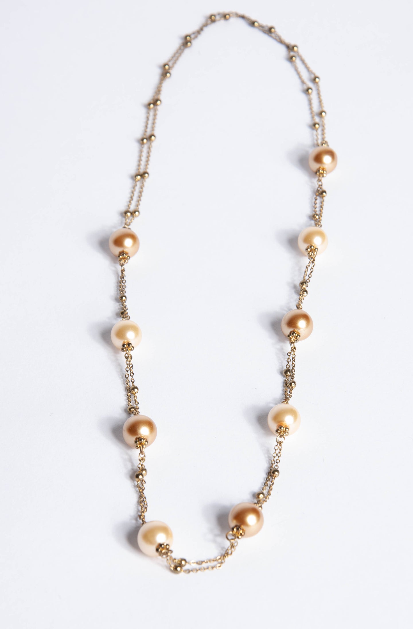VINTAGE GOLDTONE METAL BRONZE AND CREAM PEARL COSTUME NECKLACE