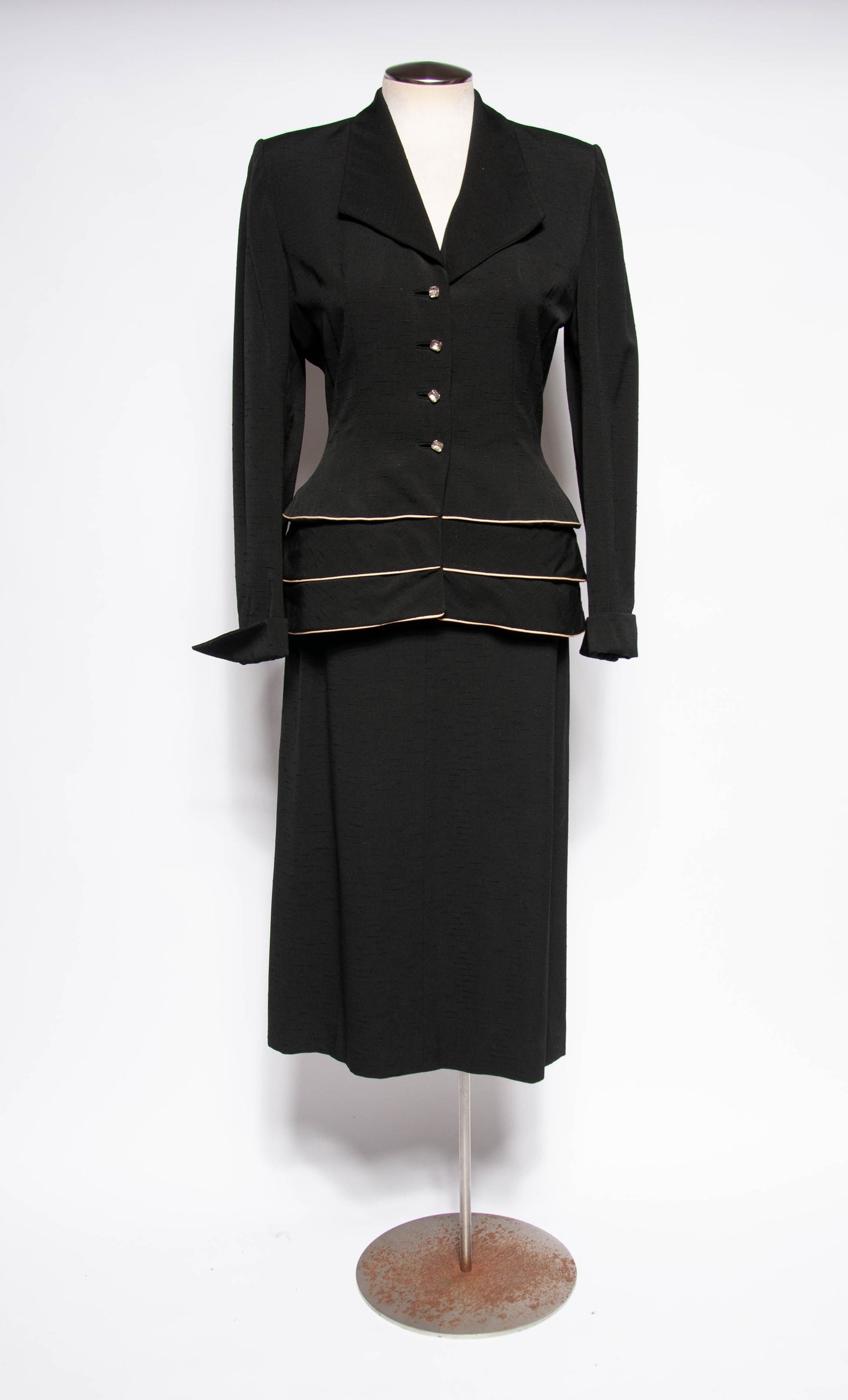 LILLI ANN DOCUMENTED 1953 BLACK RIPPLE WOOL "NEW LOOK" SKIRT SUIT