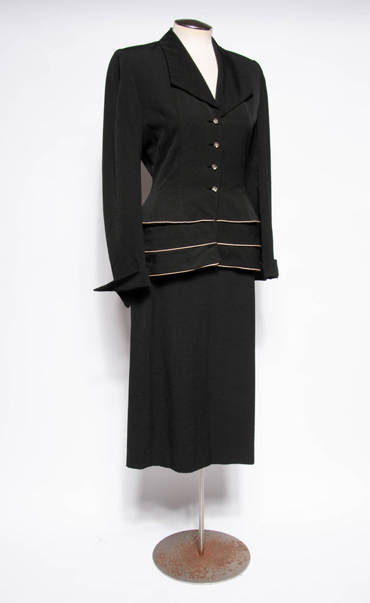 LILLI ANN DOCUMENTED 1953 BLACK RIPPLE WOOL "NEW LOOK" SKIRT SUIT